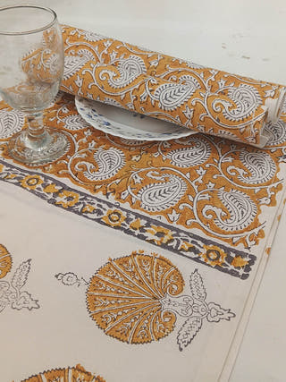 Blockprint Table Runner and Mat Set of 6 Paisley Motif