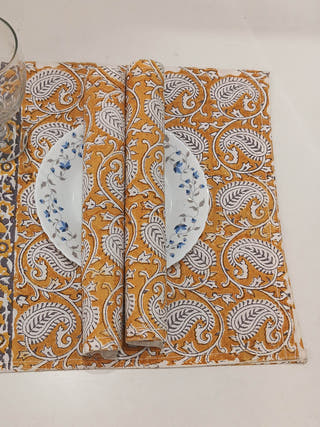 Blockprint Table Runner and Mat Set of 6 Paisley Motif