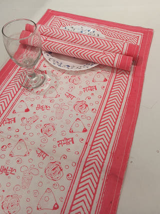 Quirly Printed Table Runner and Mat - Set of 6