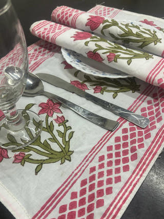 Red and White Table Runner and Mats- Set of 6