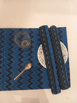 Indigo Zig-zag Table Runner and Mats - Set of 6