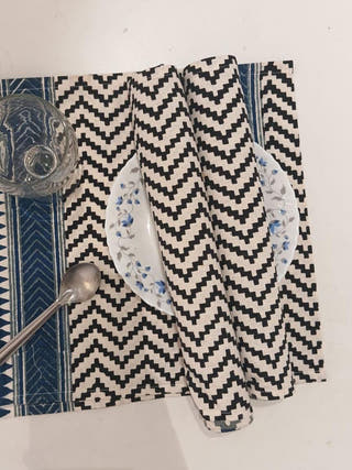 HandBlock Print Zig-zag Table Runner and Mats - Set of 6