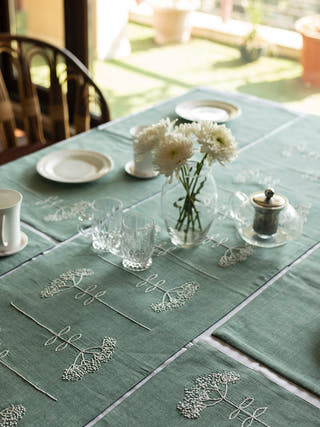 Daven Dining Set Of A Table Runner And 6 Table Mats Green Veaves