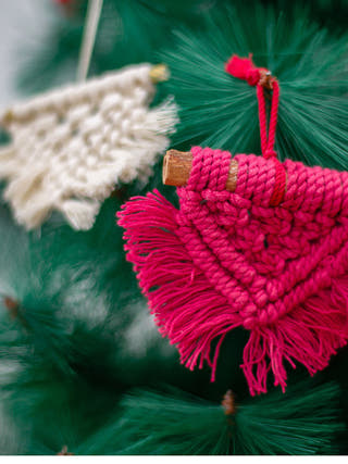 Macrame Christmas Diamond Set of 2 Red And white DECO TALK