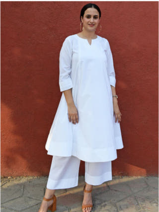 Sunkissed white basic pyjama