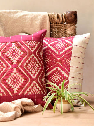 Saqaafat Handwoven Cushions Set Of 2 Pcs White Veaves