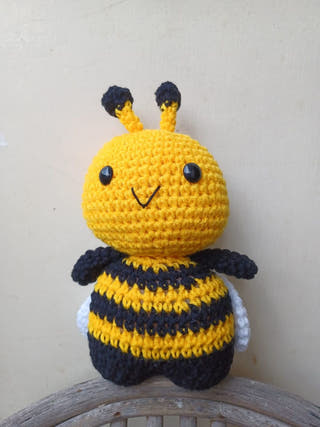 Amigurumi Bee