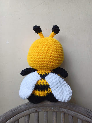 Amigurumi Bee