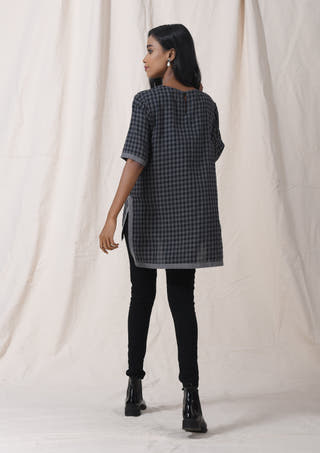 Checkered High Low Top