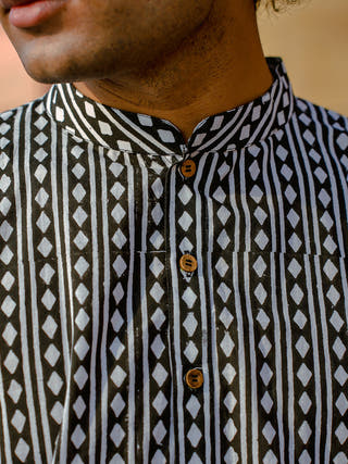 Argyle Hand-Block Kurta Black Kalp