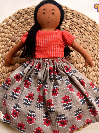 Nilah's Elder Sister Malai Girl Doll in Classic Grey
