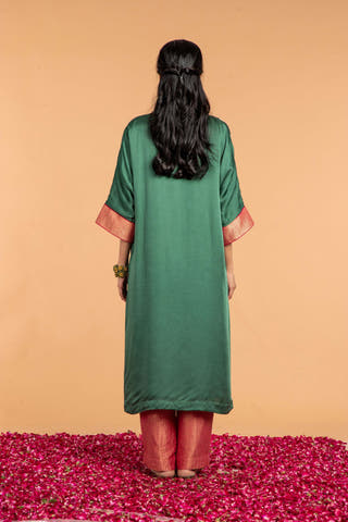 Hara Gulab Choga Vasstram