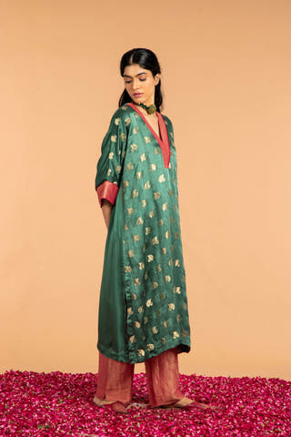 Hara Gulab Choga Vasstram