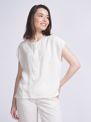 Women Linen Solid Half Placket Top Saltpetre