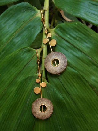 RHEA Gold Dot Rise Earrings Baka