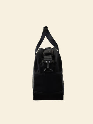 Noir 56 HR Duffle Black Jaggery