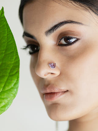 PICHWAI Amethyst Lotus Nose Pin Baka