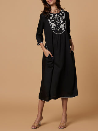 Ecovero Embroidered Dress Black Bombay Bloom