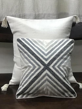 SAMA Kora Base Handwooven Cushion Cover Off-White Bun.kar Bihar