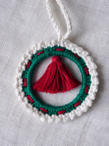 Wreath White Green Red