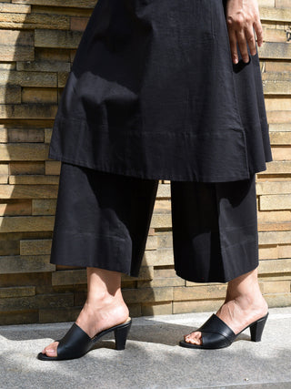 Basic black pyjama with pockets Chambray & Co.