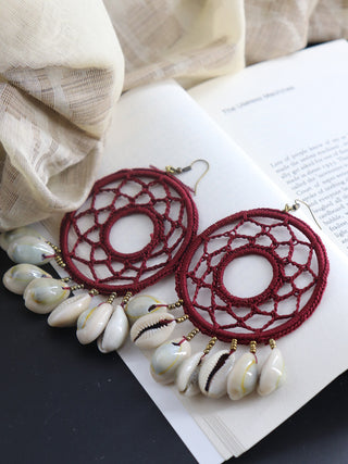 Round Maroon Shell Earring Whe