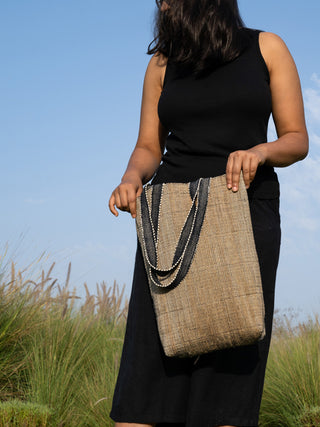 Saral Hand Woven Tote Bag One 'O' Eight Knots