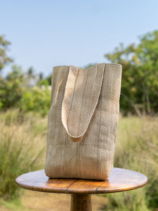 Veni Hand-Woven Tote Bag One 'O' Eight Knots