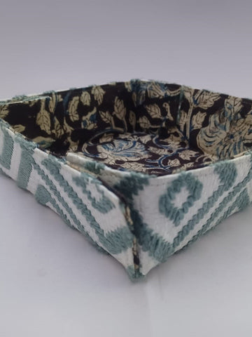 Taat Hand Embroidery Square Organizer