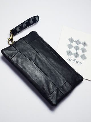 Ikat Wristlet Sonica Sarna