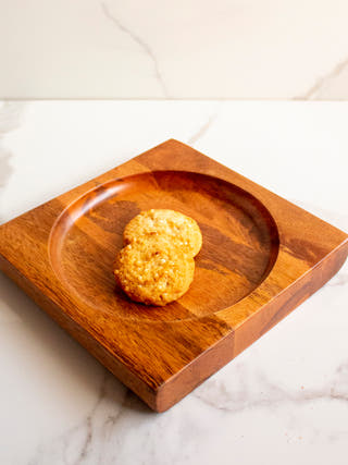 Squircle Plate Brown Byora Homes